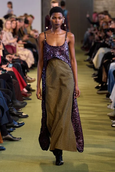 Look 24